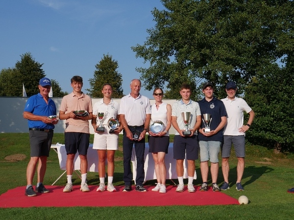 Titelbild Clubmeisterschaften 2024 : Kopf – an – Kopf – Rennen in der Offenen Klasse Herren und bei den AK50 Damen 