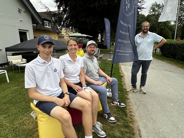 Titelbild Zweiter “Ladies Day” sponsored by Möbel Timms aus Werther begeistert Frauen wie Männer